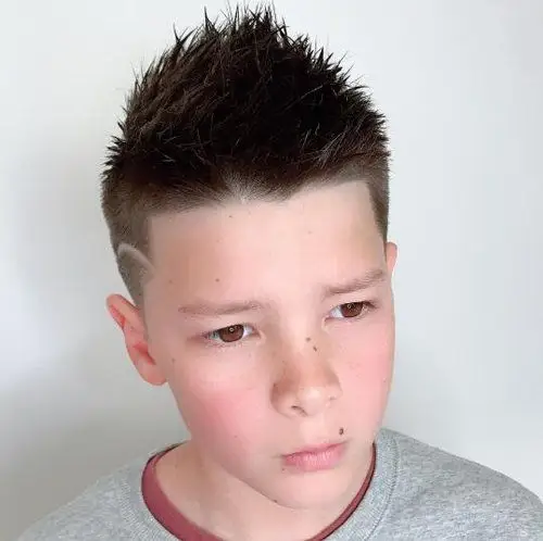 12岁男孩酷帅短发打造时尚小正太 小学高年级男生带感短发设计_发型