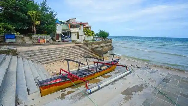 这里算是印尼东部很小众的一处度假海岸西帝汶省会城市古邦