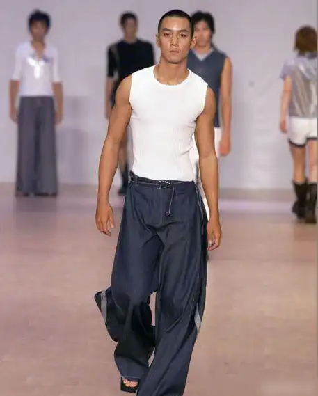 为什么现在提起帅哥都说吴彦祖,不说金城武呢