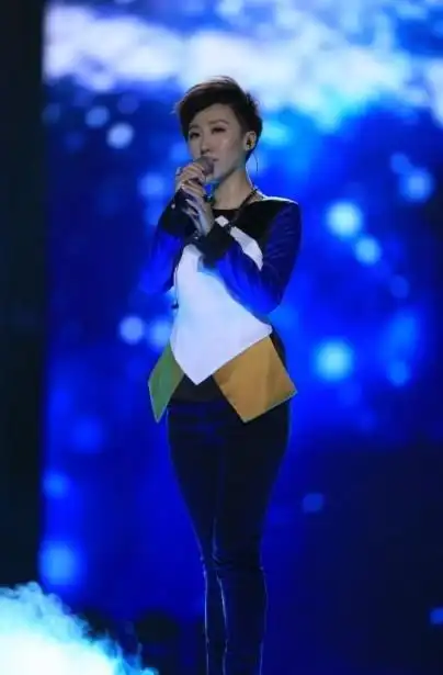 专辑中的《囡囡》是孟楠内心深处声音的吐露,"没有对错成败,去体验别