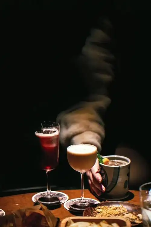 在南台巷,白天饮咖晚上喝酒