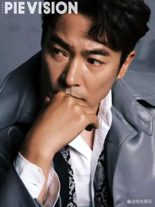 于波最新写真帅气沉稳 梦回电视剧《水月洞天》童大哥