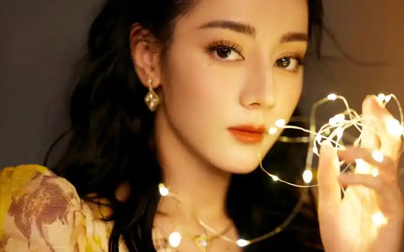 [迪丽热巴/金纺直播]公主殿下!热巴的美貌永远营业!