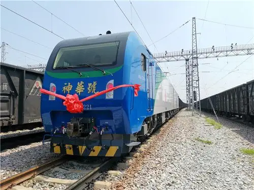 新购机车"亮相"朔黄铁路