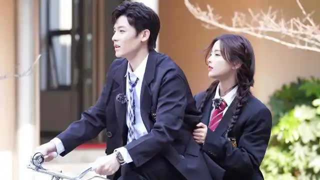 杨超越侯明昊cut:甜甜的校园剧终于来了!