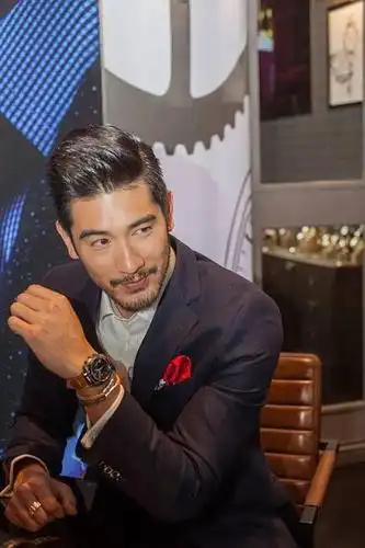 代言图我就不删啦!供大家花痴!