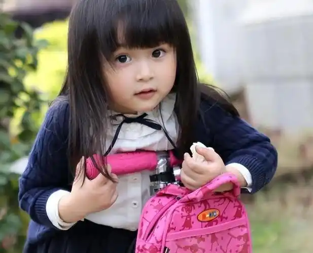 刘楚恬:从国民俏闺女到幸福小红人她是演艺圈的"神童",被誉为国民俏