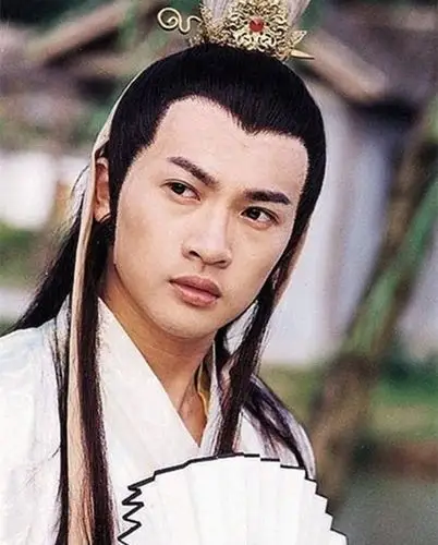 2,苏有朋扮演的花无缺也是非常帅气的,也是小编很喜欢的一个,不知道你