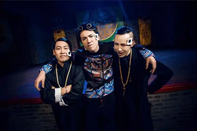 翻唱《走马》再次走红 yy主播摩登兄弟为粉丝送上夏日福利