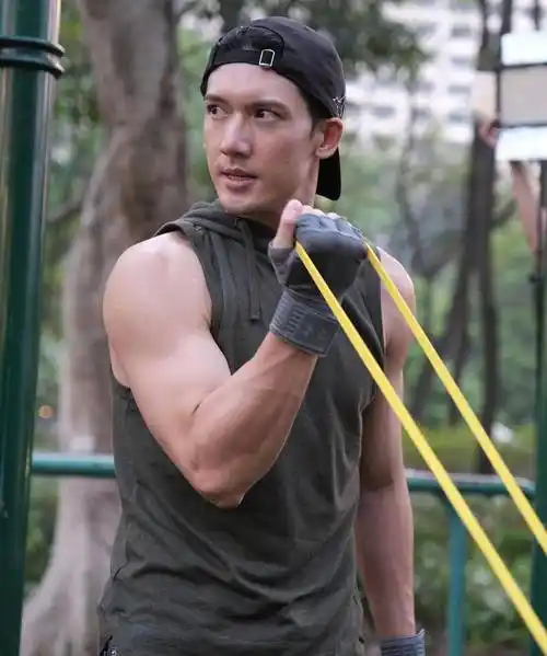 原创9位40岁男星出道至今对比多个男神被指崩坏只有一人完胜其他