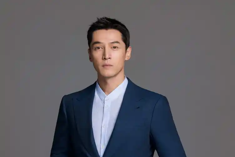 胡歌妻子身份和正面照曝光,90后高学历白富美,长相秀气有辨识度_腾讯