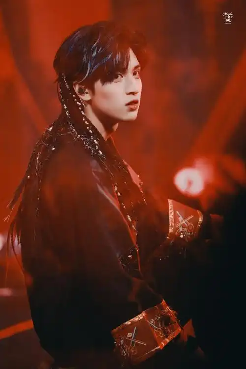 严浩翔刀马旦舞台