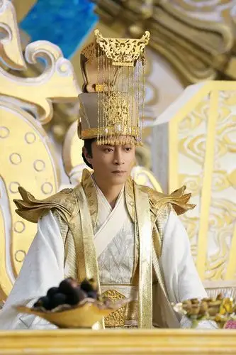 由朱锐斌指导,何中华携手杨紫,邓伦和罗云熙等主演的古装神话剧《香蜜