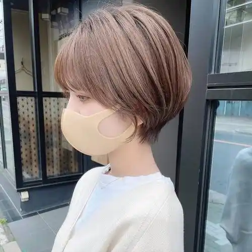 今年流行"四好"层次短发,立体蓬松很精致,适合大多数女性|发型|减龄