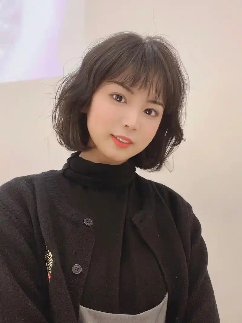 抖音图文来了 #减龄发型 #短发烫发 #根据风格设计发型  - 抖音