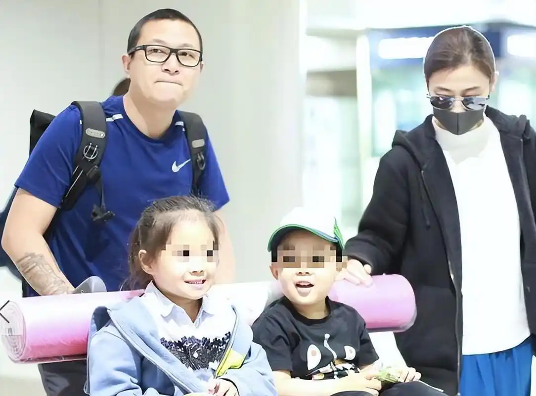 梅婷一家四口在法国发传单,女儿高挑颜值似妈-韩剧网-最新韩剧资讯网