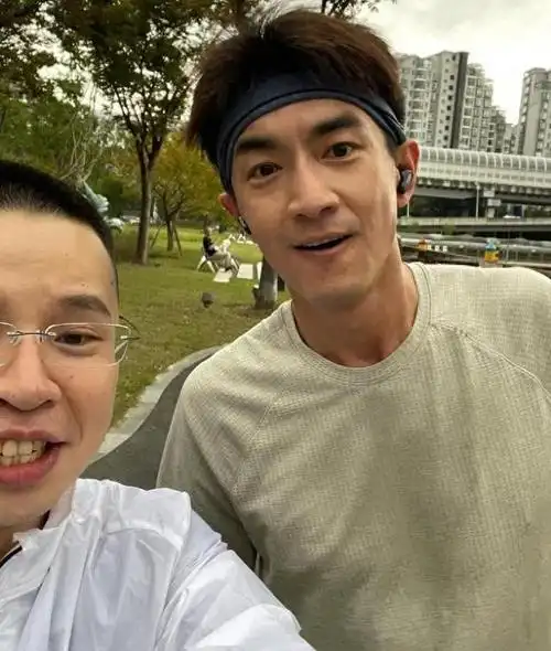 林更新恋情曝光!女友是"南艺校花"小11岁,又高又瘦神似谢娜?