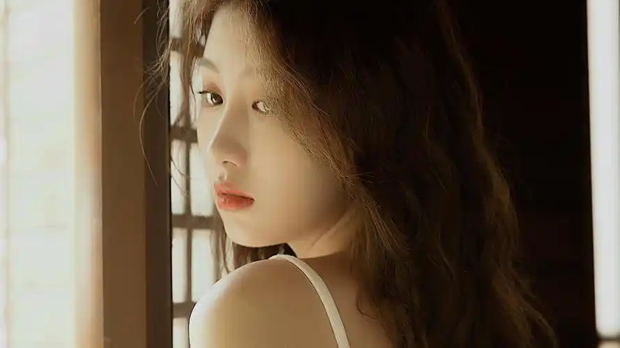 2021-03-11浏览:(389)标签:格式:jpg下载高清原图热门壁纸标签许玮宁