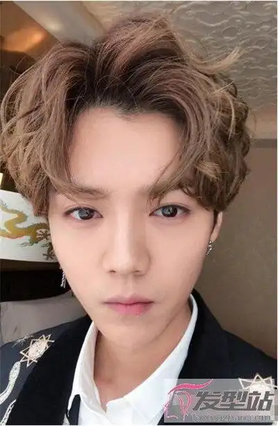 男生四六分心形刘海 别具一格简直帅到爆表