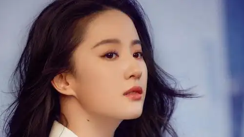 电脑壁纸 明星 大陆明星 气质女神刘亦菲白色西装优雅迷人写真