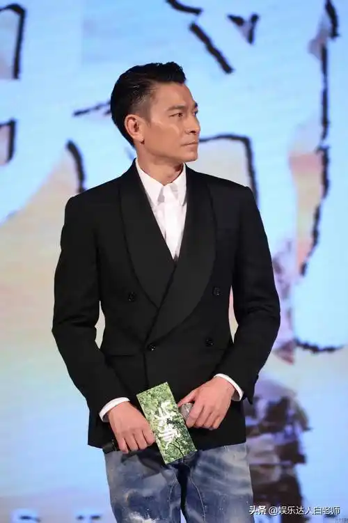 刘德华演唱会在成都开启_演出_记忆_评论