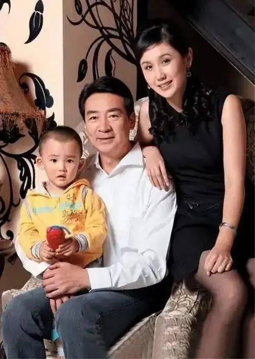 该当爷爷的年纪当了爹这些老来得子的男星最大竟和孩子差84岁