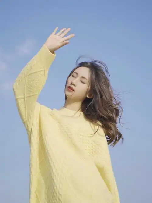 秋天女生拍照,10个拍照姿势可以试着拍,一个比一个美