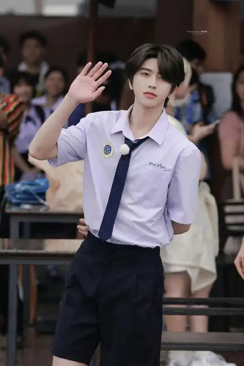 蔡徐坤王鹤棣白鹿穿校服##蔡徐坤王鹤棣白鹿奔跑吧校服造型