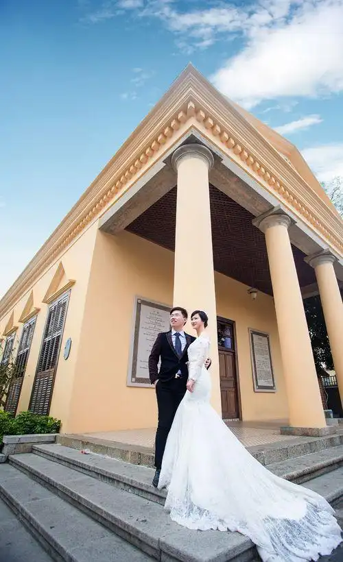 甜蜜的日子里 我俩决定于 2015-10-06 (星期二) 11:18 举行结婚典礼