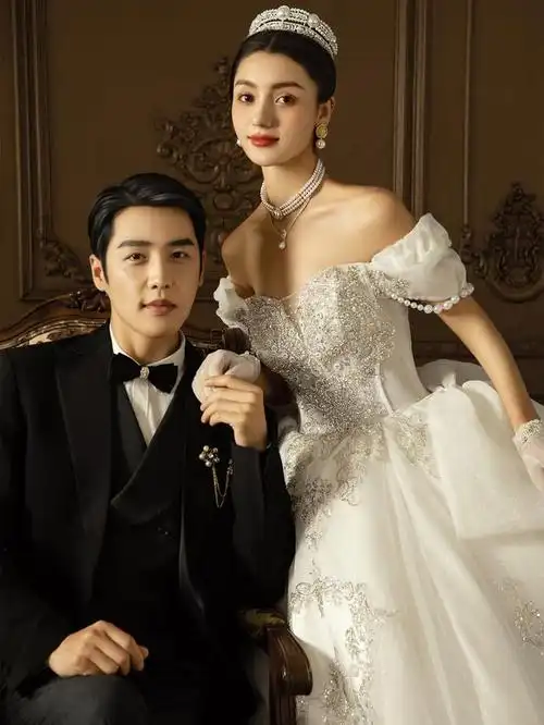 一眼爱上这组重工高定婚纱照,太美了举手投足间流露奢华与浪漫欧式
