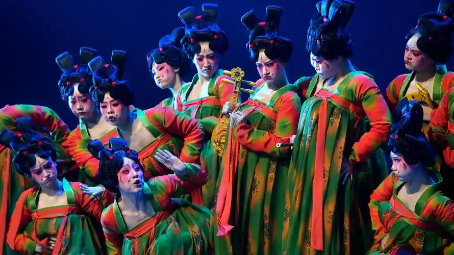 春晚地方集萃|从2021年刷屏的《唐宫夜宴》开始,河南文化一举成为"顶