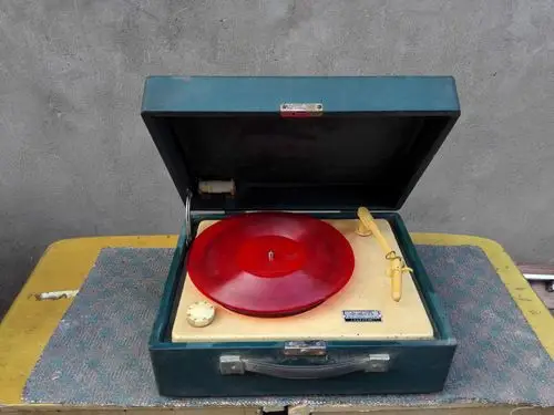 老式怀旧金鸡牌电唱机道具摆设影视收藏二手老物件老上海餐厅酒吧