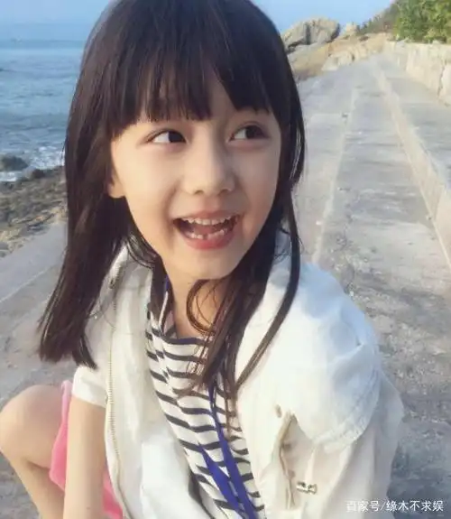 童星纪姿含14岁了身高直逼一米七颜值却和儿时变太多