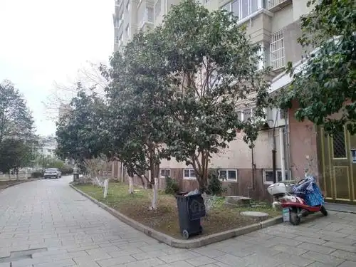 世纪花园(鹿城区)4室2厅2卫面积132平方米总价225万满五年无贷款-温州