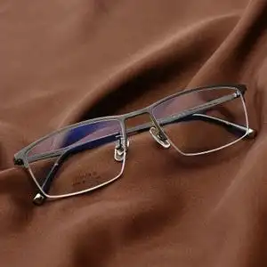 纯钛近视眼镜女半框图片