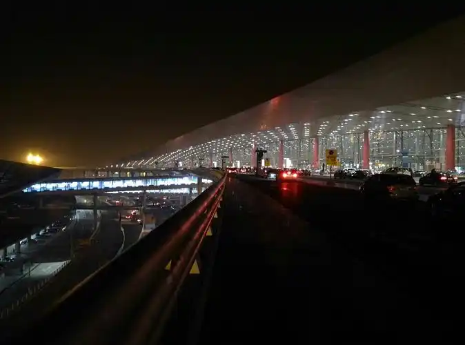 凌晨一点的首都机场3号航站楼