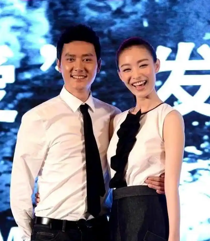 娱乐圈真是个奇妙的地方,倪妮曾与冯绍峰相恋,而冯绍峰又曾是赵丽颖的