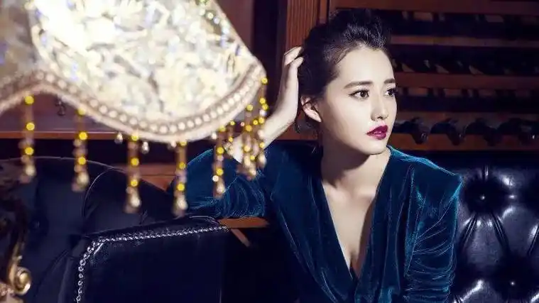 美女柴碧云很惊艳 _明星_舞儿网