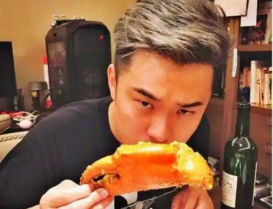 不过陈赫就算再发福,也依旧是大家心目中的开心果,是安安