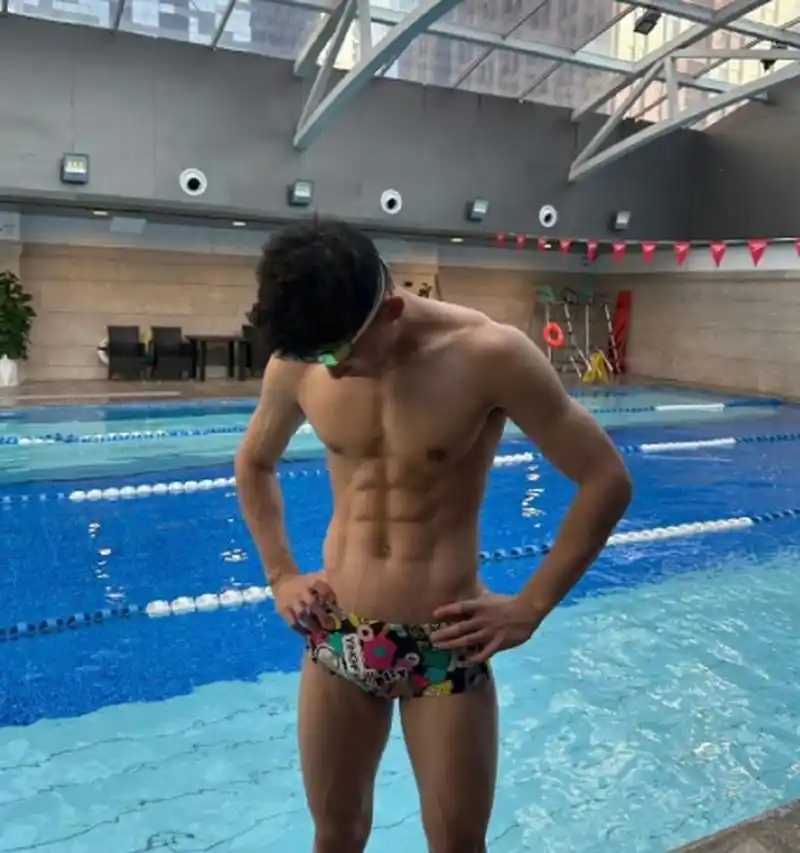 游泳运动员的花短裤#游泳# #腹肌