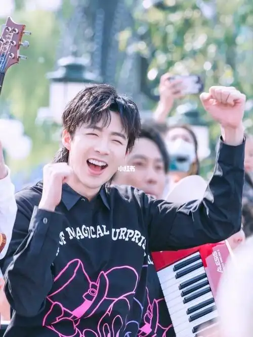 好想去迪士尼啊奈何没有假期#摩登兄弟刘宇宁