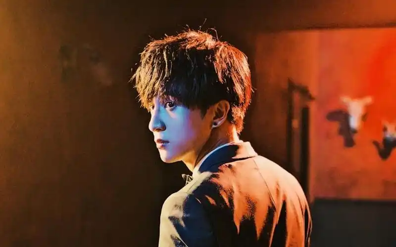 魅力男神薛之谦休闲帅气写真,高清壁纸图片,大陆明星-回车桌面