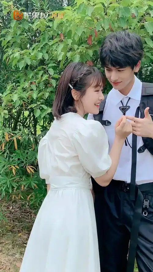 心动的瞬间神仙颜值凌美仕张凌赫心动撒糖啦