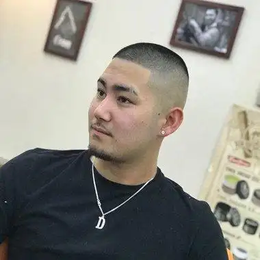 00后男生剃帅气小平头发型图片简约干练短头发酷到没有脾气3