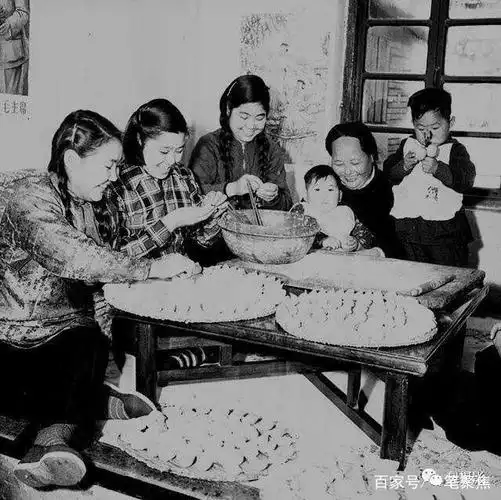 一组珍贵的老照片,重拾几时过年的记忆,那时候过年才有年味