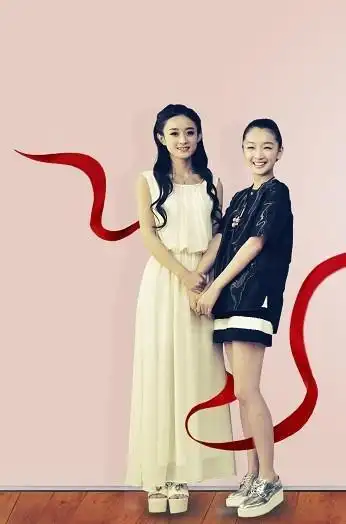 周冬雨赵丽颖同框似姐妹 但和关晓彤全程黑脸尴尬