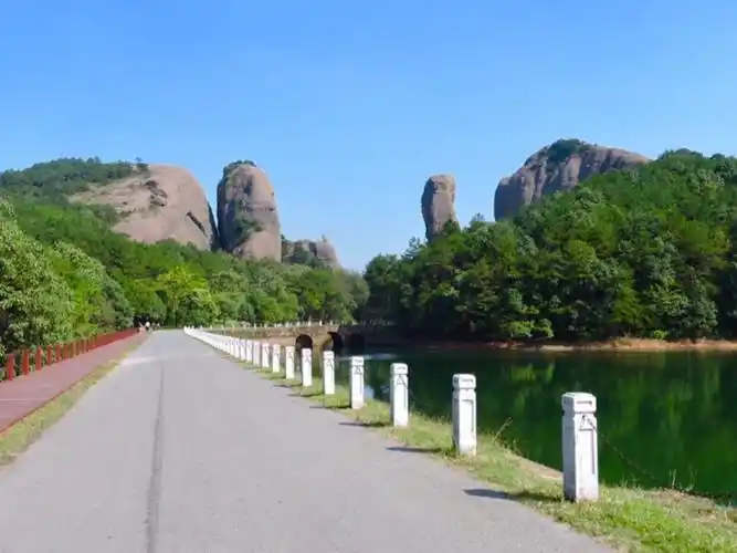 金秋时节的江西上饶龟峰风景区20161015