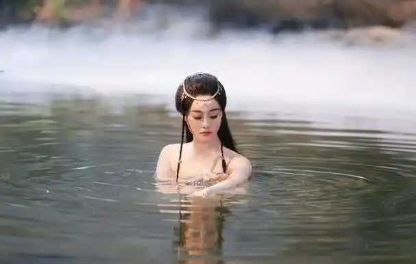 同样演美人出浴刘亦菲祝绪丹对比差异一目了然