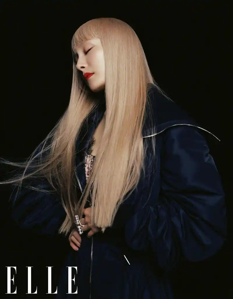 杨幂最新写真大片曝光 金发齐刘海造型又美又飒