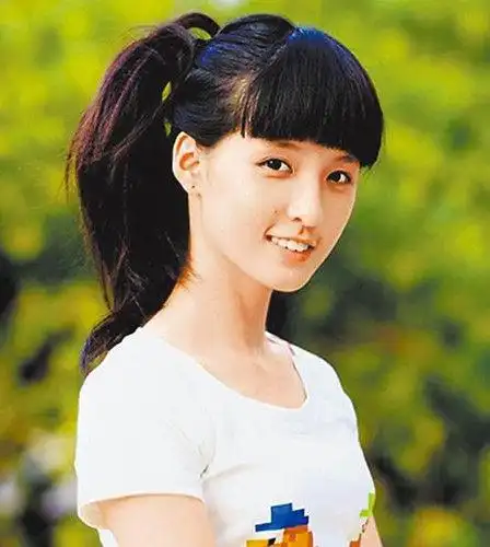 焦恩俊网上晒两女儿照片 气质清新获网友赞叹